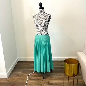 Women’s authentic 1950s vintage sea foam green pleated skirt